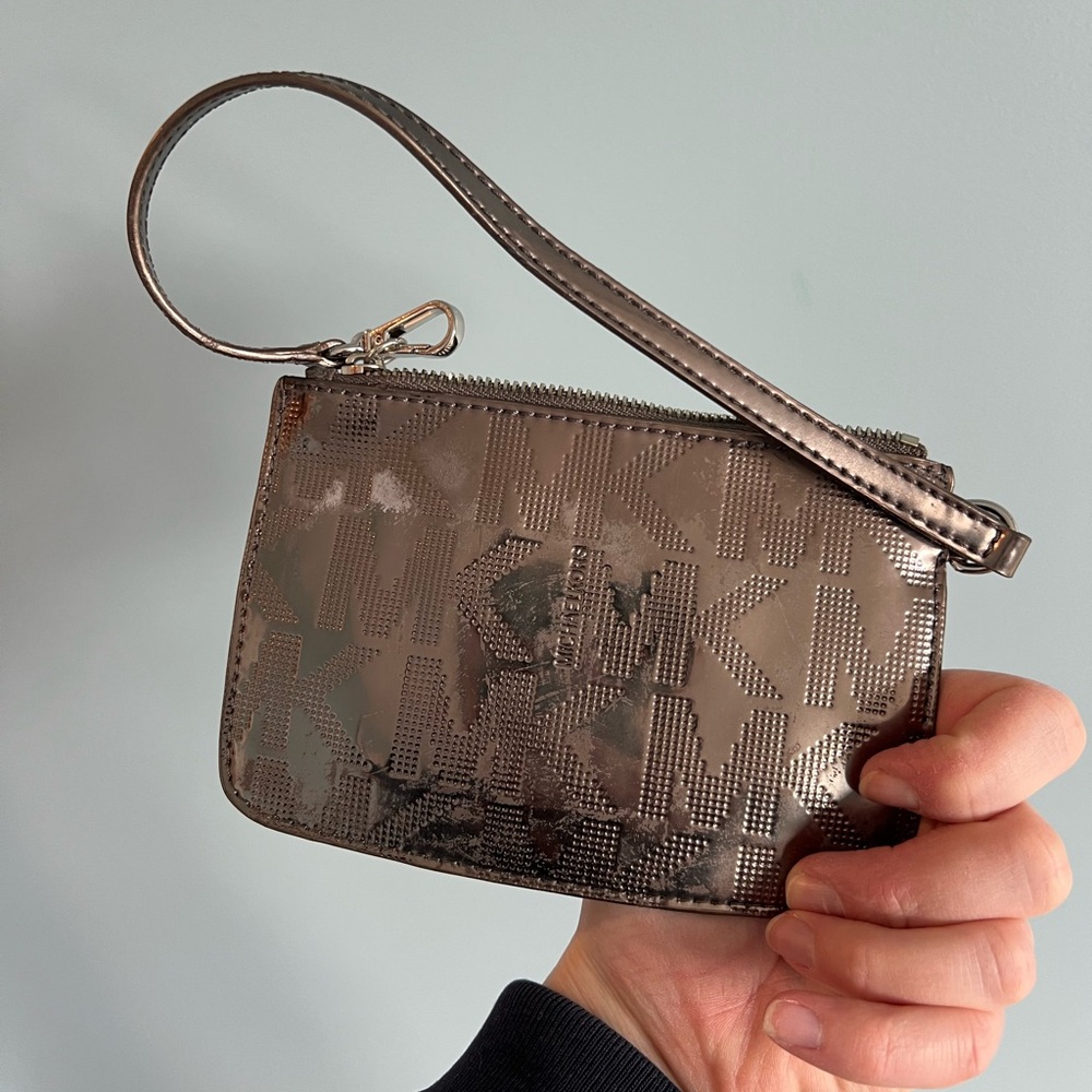 Michael kors pouch